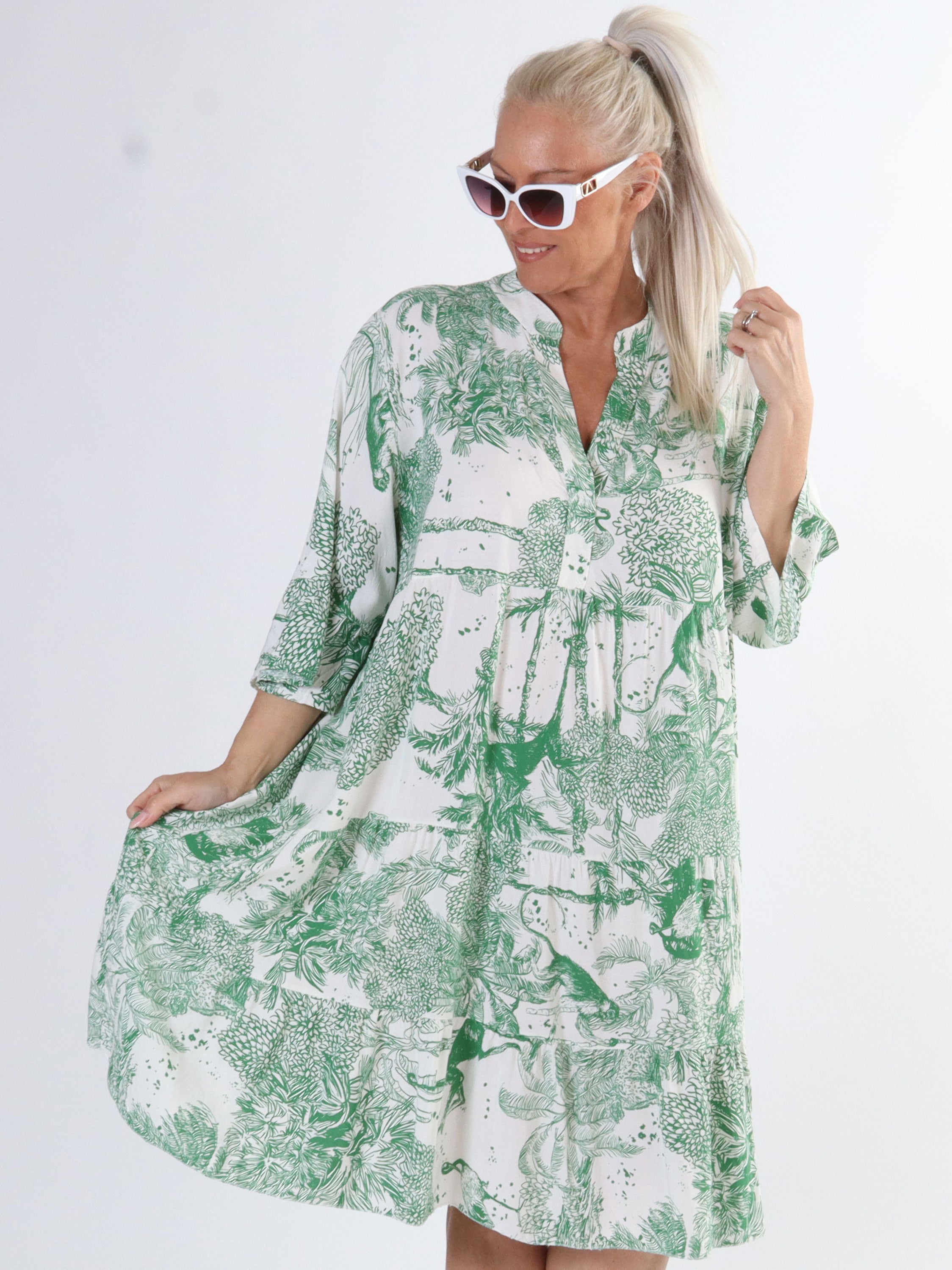 Abbie - Sød plus size kjole med junglemotiv